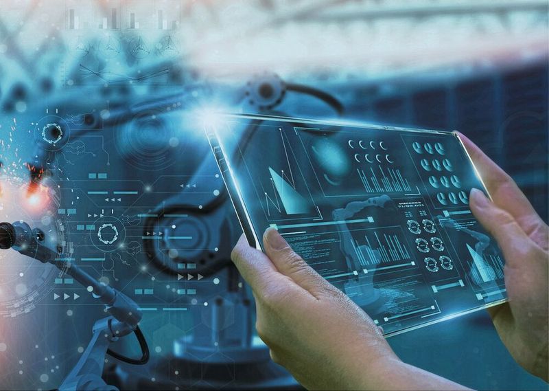 Die Studie «Industrie 4.0 Barometer 2023» zeigt einen grossen Nachholbedarf bei der Umsetzung von Industrie 4.0 Technologien in den Unternehmen auf - vor allem in Deutschland, der Schweiz und in Österreich.  (Bild: MHP)