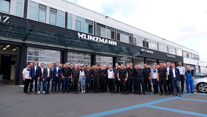 Das Team vom Autohaus Kunzmann kümmert sich um die Belange aller Kunden – egal ob mit Termin oder ohne.(Bild:  Schreiner/»kfz-betrieb«)