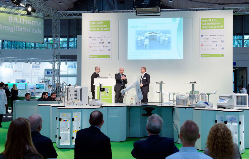 Podiumsdisskusion während des Smartlabs 2015 (Deutsche Messe)