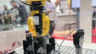 Der Kern adaptiver Robotik ist die intelligente Software, die eine vereinfachte Integration taktiler, räumlich sehender Roboter in datengetriebene Automatisierungsprozesse ermöglicht. (Bild: Artiminds Robotics)