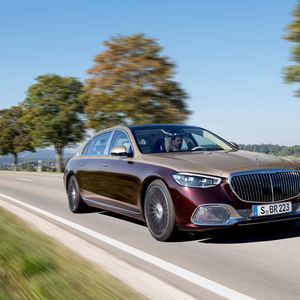 Mercedes krönt die S-Klasse mit einer Maybach-Variante.(Bild:  Daimler)