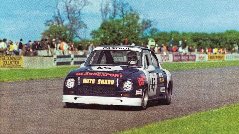 Der heckgetriebene 130 RS spielte seine Qualitäten nicht nur auf Rallyepisten aus. 1981 gewann das Werksteam von Skoda den Markentitel der Tourenwagen-Europameisterschaft. (Bild: Skoda)