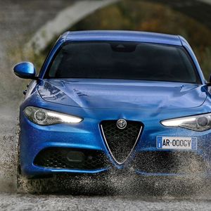 (Alfa Romeo)