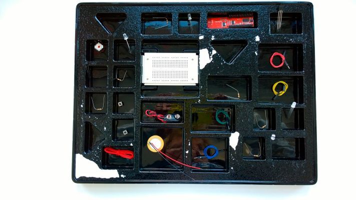 Conrad Adventskalender Internet of Things: alle Bauteile auf einen Blick (Bild: Margit Kuther)