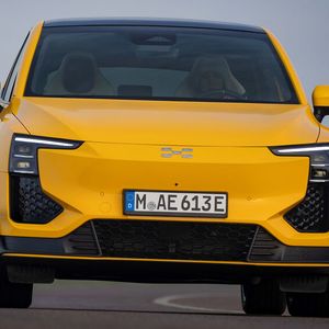 Der Aiways U6 ist ein Statement gegen die Langeweile auf der Straße.(Bild:  Aiways)