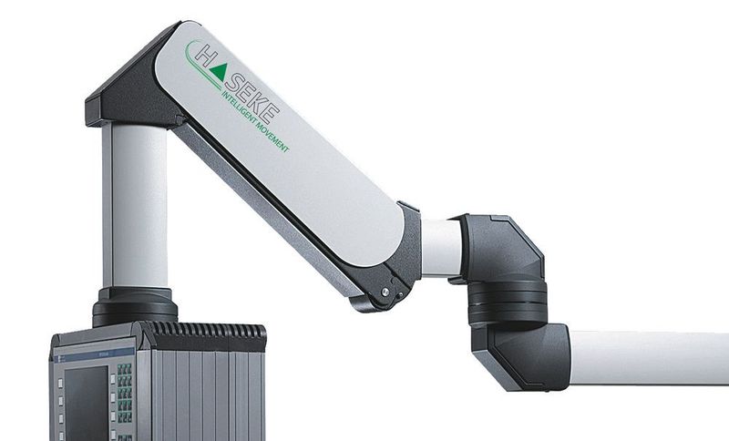 Mit einem vertikalen Schwenkwinkel von +/- 40° und stufenlos einstellbarer Hubbegrenzung (bis auf +/- 0°) ist ein optimale Vertikalbewegung realisiert.  (Haseke)