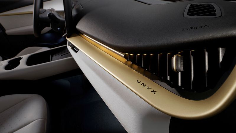 Gold = wertvoll: Logo und Schriftzüge außen am Fahrzeug sin ebenfalls in der Farrbe designt.(Bild:  Volkswagen AG)