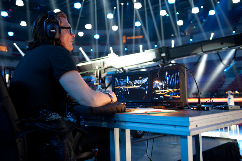 Hier einer der Kamera-Operator hochkonzentriert bei der Arbeit (Eurovision Song Contest)