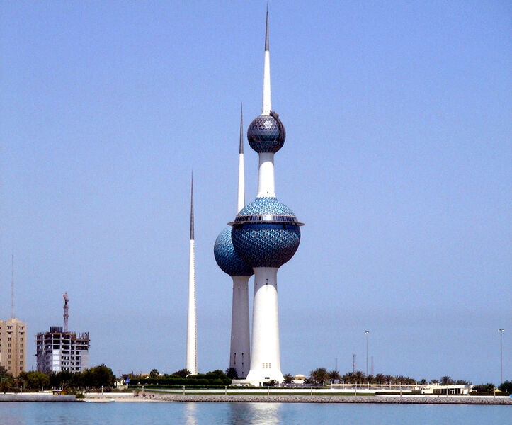 Platz 10: Kuwait mit 2.710.000 Barrel Erdöl pro Tag (April 2017). Bild: Deepak_gupta - Eigenes Werk, CC BY-SA 2.5, https://commons.wikimedia.org/wiki/File:Kuweit-towers.JPG (Bild: Deepak_gupta)