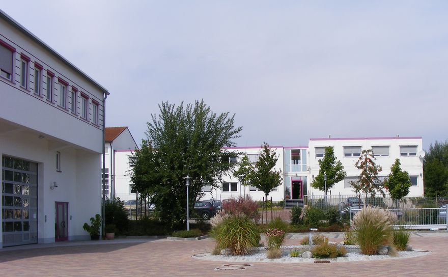 gr1-6-gebaeude (E.E.P.D. Electronic Equipment Produktion & Distribution GmbH)