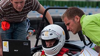 Bei der Formula Student Germany geht nichts ohne Computer - PTC hilft den Teams jetzt mit Software. (Bild: FSG/Richard Grams)