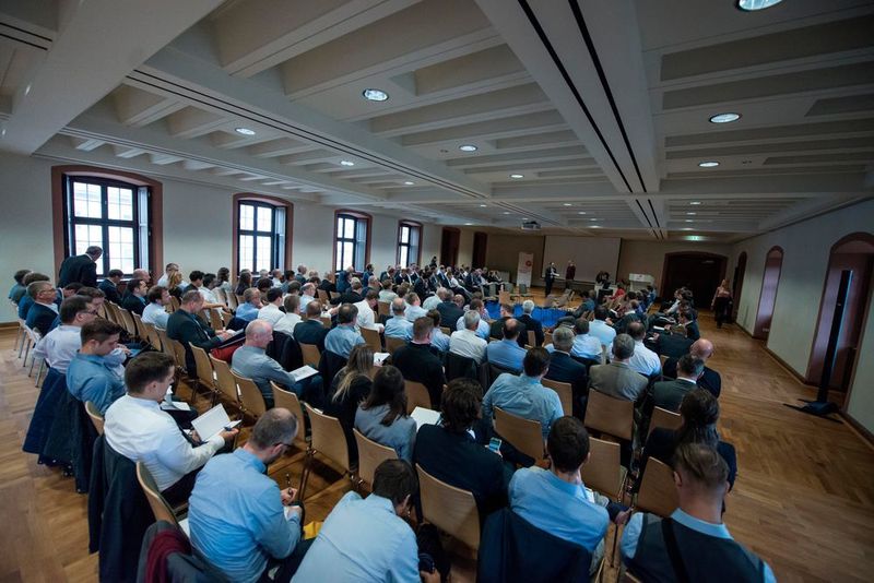 Rund 180 Teilnehmerinnen und Teilnehmer waren auf dem 2. Smart Process Manufacturing Kongress in Würzburg. (Gollin)