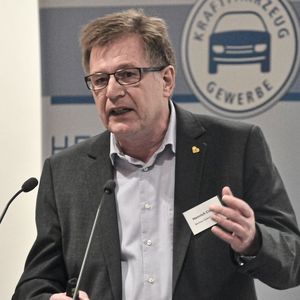 Heinrich Coenen, Stabsabteilung Geschäftsentwicklung bei den Berliner Verkehrsbetrieben:  „In der Innenstadt brauchen Sie kein eigenes Fahrzeug!“(Bild:  Zietz/»kfz-betrieb«)