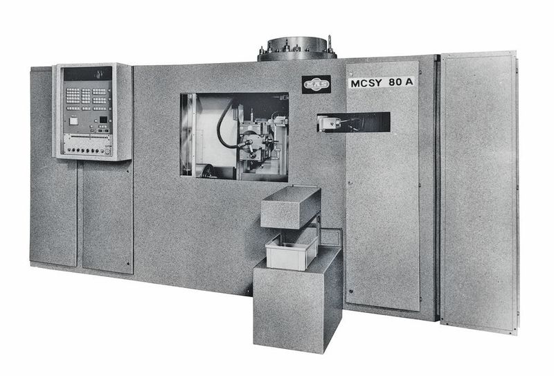 Bild 3: Die allererste Multicut erregte auf der EMO 1983 bei der Fachöffentlichkeit großes Aufsehen. (Siemens)