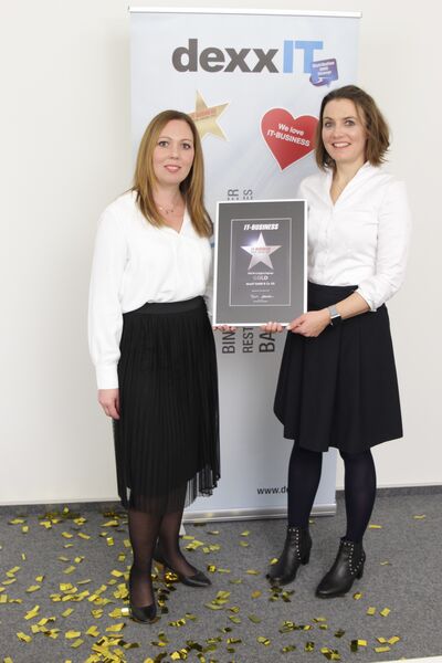 Das Team dexxIT, (l.) Stefanie Gundlach und Judith Öchsner, holen GOLD in der Kategorie 