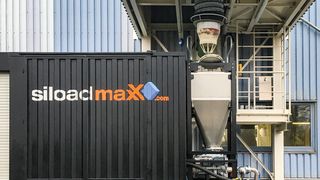 Delta-Blower-Anlagen sorgen als dezentrale Einheiten für die Förderluft des Siloadmaxx-Systems. (Aerzen)