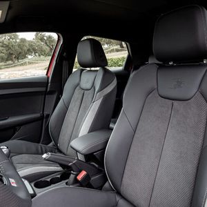(Audi)