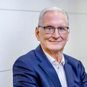 Ebenfalls in Ruhestand geht der seit 2014 amtierende Leiter Qualitätssicherung, Frank Schreier. Er ist übrigens seit 42 Jahren für den Volkswagenkonzern tätig.(Bild:  Skoda)