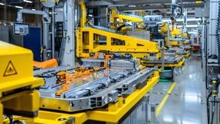 Batterien für E-Autos sollen klimafreundlicher produziert werden. (Daimler)