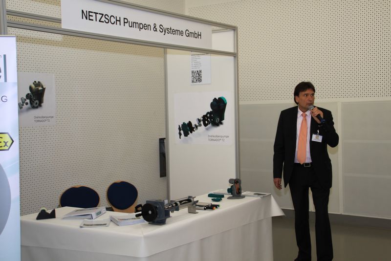Referent Thomas Tolksdorf von Netzsch Pumpen & Systeme, einem Anbieter von Exzenterschneckenpumpen, Drehkolbenpumpen, Schraubenspindelpumpen, Zerkleinerungsmaschinen sowie Dosiersystemen. (Bild: PROCESS)