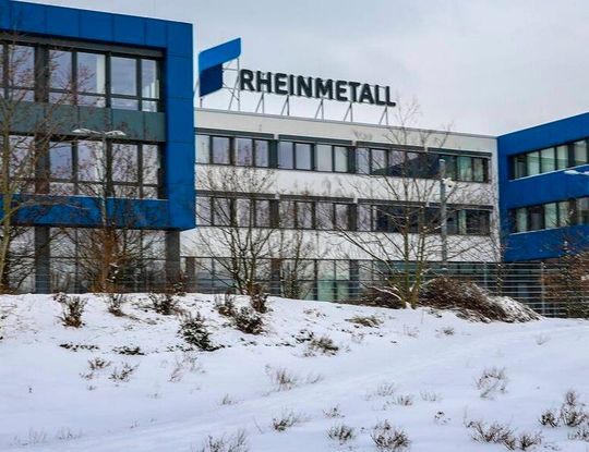 Rekordwaffenschmiede! Rheinmetall gab jetzt ein Fazit für die ersten neun Monate des Jahres ab. Die liefen trotz einiger Holperer so gut, dass man die Prognosen für die letzte Jahresphase angehoben hat ...(Bild:  Rheinmetall)