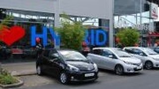 Das Autohaus Yvel in Düsseldorf ist im Branchenwettbewerb Service Award 2014 unter den Top Ten. (Foto: N. Rubbel)