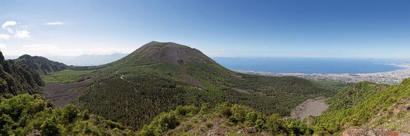 Il Vesuvio, situato nel Golfo di Napoli in Italia, non erutta più dal 1944. Ma non rimarrà inattivo per sempre.(Immagine: Vesuv vom Monte Somma /Ekrem Canli / CC BY-SA 4.0)