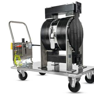 Auch als mobile Einheit verfügbar: Die Doppelmembranpumpe von Timmer eignet sich für flexible Einsätze in Chemieparks und Ex-Bereichen.
 (Bild: Timmer GmbH)