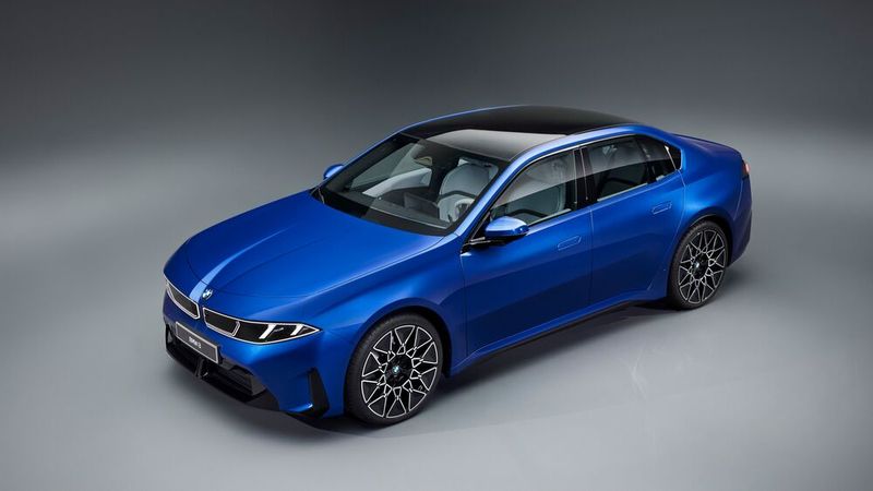 BMW verspricht hohe Reichweiten und kurze Ladezeiten. (Bild: BMW)