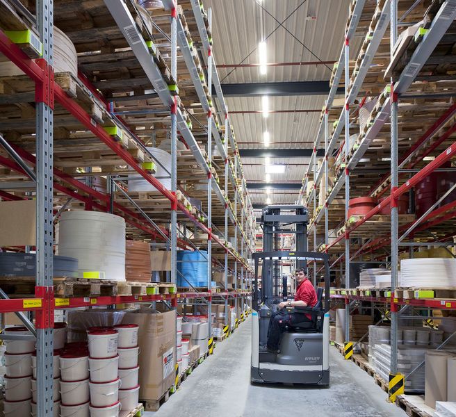 Die UniCarriers-Stapler bieten den Fahrern eine komfortable Arbeitsumgebung: Zahlreiche Parameter sind auf die individuellen Bedürfnisse einstellbar. (UniCarriers)