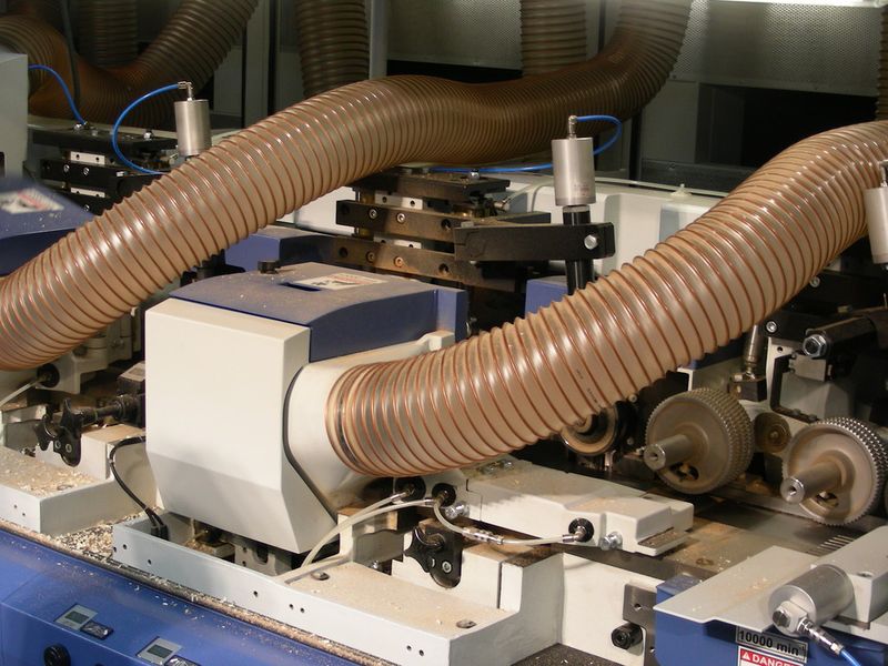 Neben einer hohen Robustheit vereint der Schlauch auch andere Eigenschaften, wie schwere Entflammbarkeit, Mikrobenresistenz und Antistatik in sich. (Bild: Masterflex)