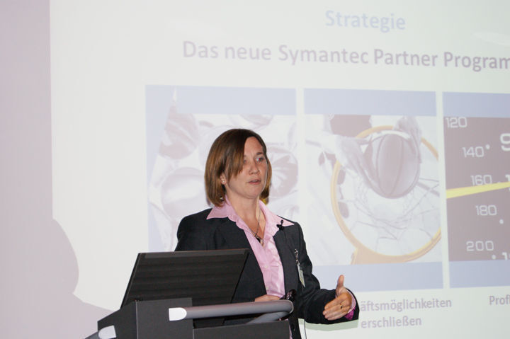 Michelle Stonebank, Manager Channel Sales bei Symantec, stellte das neue Partnerprogramm vor. (Archiv: Vogel Business Media)