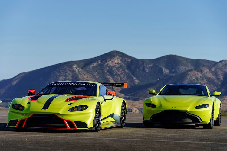 Zusammen mit der Straßen-Variante zeigte Aston Martin auch die Rennversion. (Aston Martin)