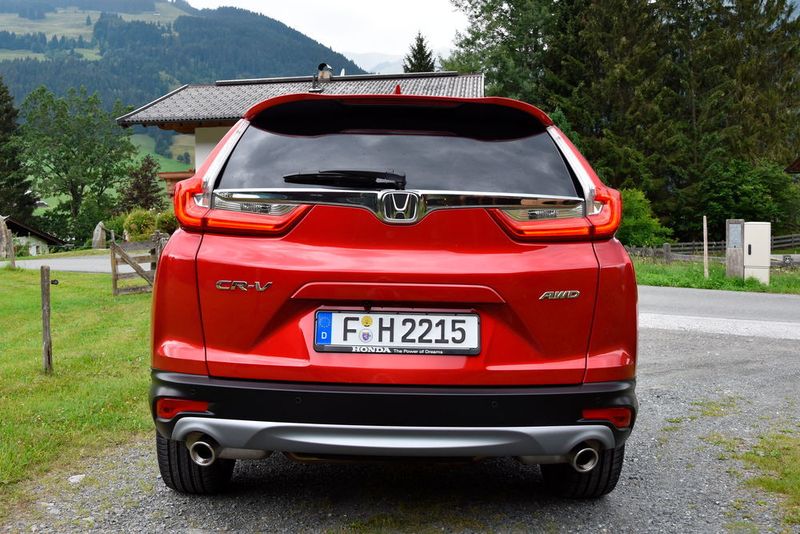 Käufer können zwischen einem Sechsgang-Schaltgetriebe und einer CVT-Automatik wählen. (Simon / »kfz-betrieb«)
