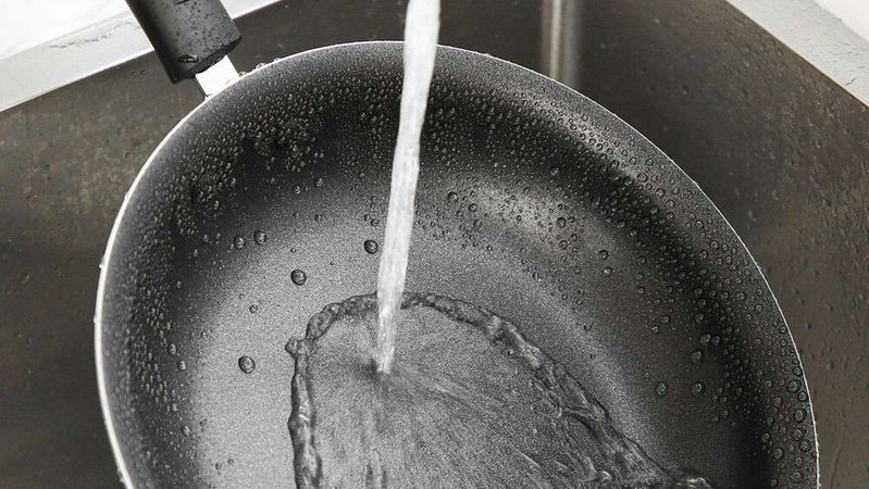 PFAS have been used in a range of products, including non-stick cookware, cosmetics and fire extinguisher foam.(Source:  free licensed / Unsplash)