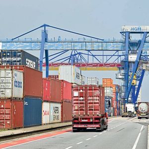 (Konecranes / TAUBE Photoproduction)