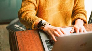 Kunden ermöglichen, online eine Finanzierung für ihr Wunschfahrzeug abzuschließen: Santander Deutschland hat sein Tool „Santander Kredit“ für Händlerwebsites ausgebaut. (Bild: Christian Hume/Unsplash.com)