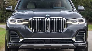 Große SUVs – hier der BMW X7 – sind für Hersteller aus finanzieller Sicht lukrative Modelle. (BMW)