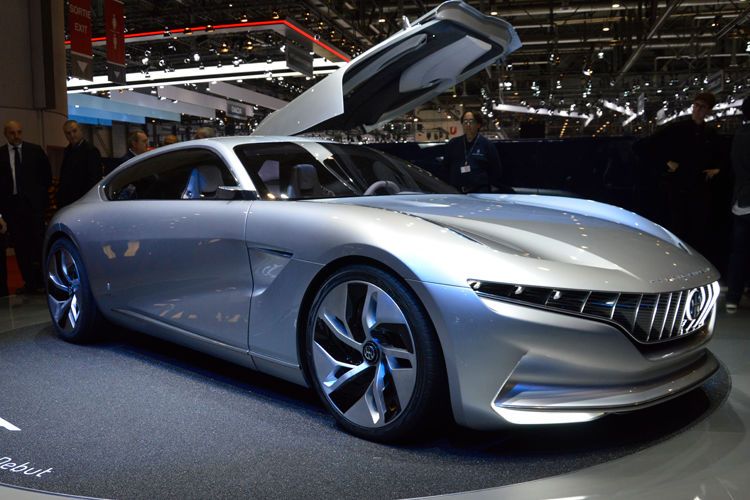 Auf dem Genfer Salon 2018 präsentierte Pininfarina den HK GT. Das Konzept eines Elektroautos ist in Zusammenarbeit mit der Hybrid Kinetic Group aus China entstanden. Der Motor leistet über 1.000 PS und soll für eine Spitzengeschwindigkeit von 350 km/h reichen. (Bild: Schreiner/»kfz-betrieb«)