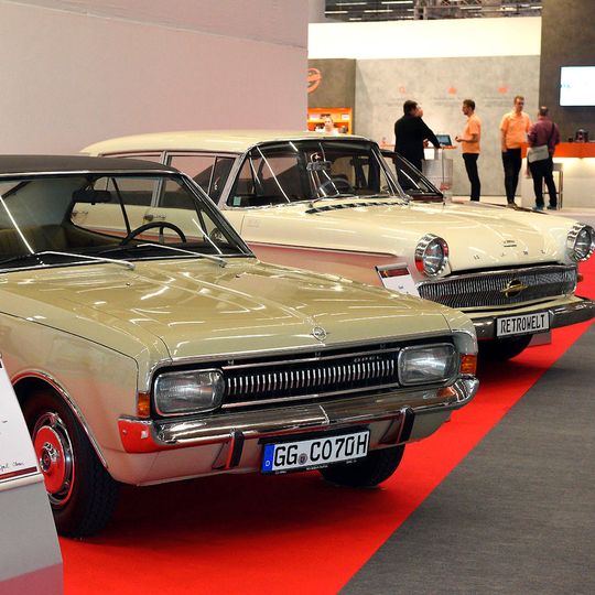 Der Markt für Old- und Youngtimer wird umsatzseitig nicht großartig steigen, doch die Zahl der zugelassenen Fahrzeuge wird deutlich wachsen. Der Markt für Old- und Youngtimer wird umsatzseitig nicht großartig steigen, doch die Zahl der zugelassenen Fahrzeuge wird deutlich wachsen.