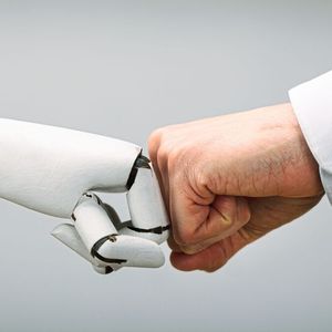 Durch künstliche Intelligenz konnte der Roboter nahtlos in den Arbeitsalltag des Menschen integriert werden.