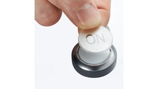 Flexlab-Drucktaster aus der Serie Rafix 22 FS von Rafi lassen sich individuell beschriften und sind mit farbloser, roter, gelber und grüner Blende erhältlich. (Bild: Rafi)