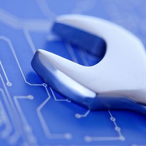 Industrie 4.0 ist eine Antwort der Fertigungsindustrie auf den zunehmenden Wettbewerb und Druck, individuelle Produkte kosteneffizient zu produzieren.