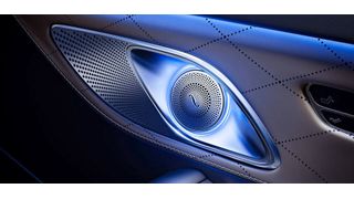 Die nächste große Herausforderung im Bereich der Kfz-Audiotechnik wartet bereits, wenn die autonomen Fahrzeuge von den Fließbändern rollen. (Daimler)