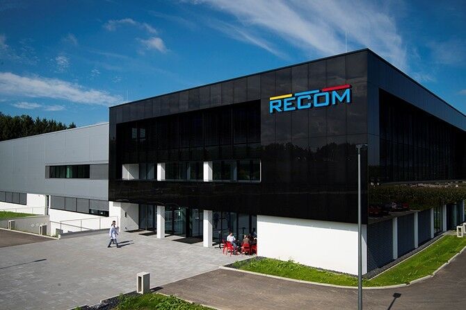 Das neu Headquarter von Recom in Gmunden/Österreich schafft Raum für ambitionierte Zukunftspläne (Bild: Recom)