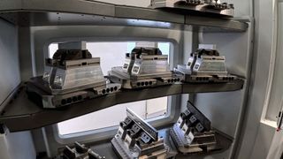 Flexibel für Einzelstücke und kleine Serien: Automation mit Paletten und darauf montierten Spannsystemen für Werkstücke.  (Bild: Gressel AG)