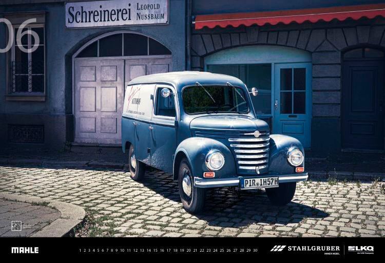 Der Framo/Barkas V 901/2 ist ein ostdeutscher Kleintransporter, gebaut in 25.604 Einheiten von 1954 bis 1961. Der Dreivierteltonner war im damaligen DDR-Fahrzeugbau der kleinste Lkw.  Als Antrieb diente ein gerade mal 900 Kubikzentimeter großer 3-Zylinder-Zweitaktmotor mit 28 PS. (Stahlgruber)