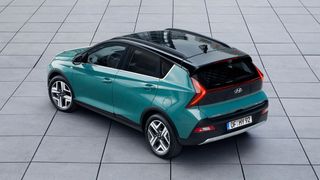 Hyundai schickt ein weiteres Modell ins Absatzrennen: Der Bayon nutzt zwar die angesagte SUV-Optik, ist aber als Stadtfahrzeug gedacht. (Bild: Hyundai)