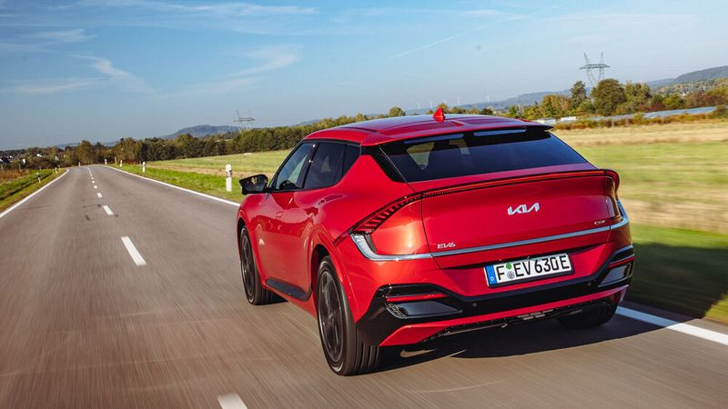 Der EV6 ist wahlweise mit einem oder zwei Elektromotoren erhältlich. (Bild: Kia)