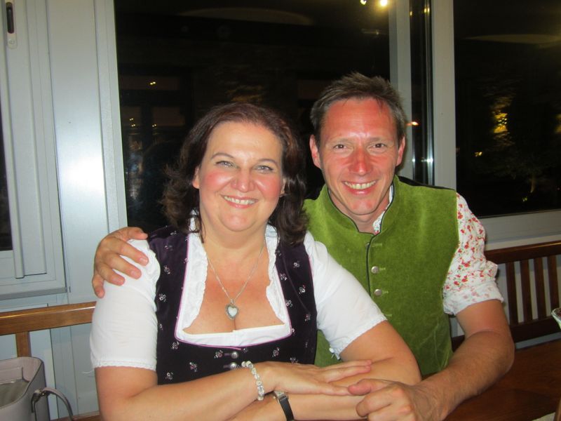 Lilli Kos (IT-BUSINESS) und Stephan Dietl (HPE) haben Grund zur Freude.... (Vogel IT-Medien GmbH)